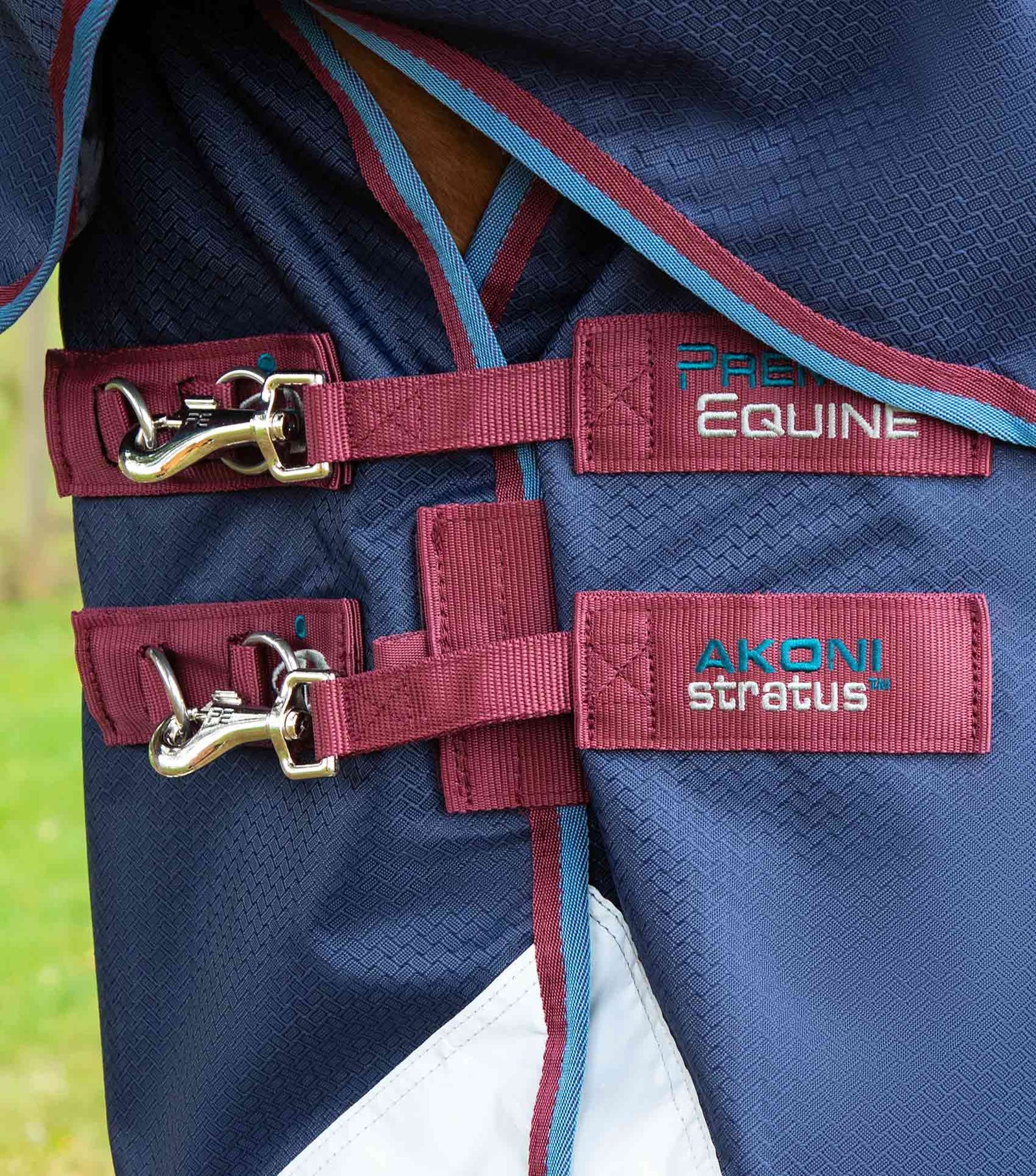 Premier Equine Akoni 0g Turnout Rug with Classic Neck Cover-3